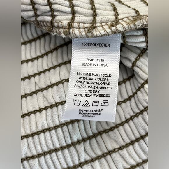 Nine Britton Cream Tan Pattern Smocked Sheer Blouse Size L Long Sleeve - Picture 7 of 8